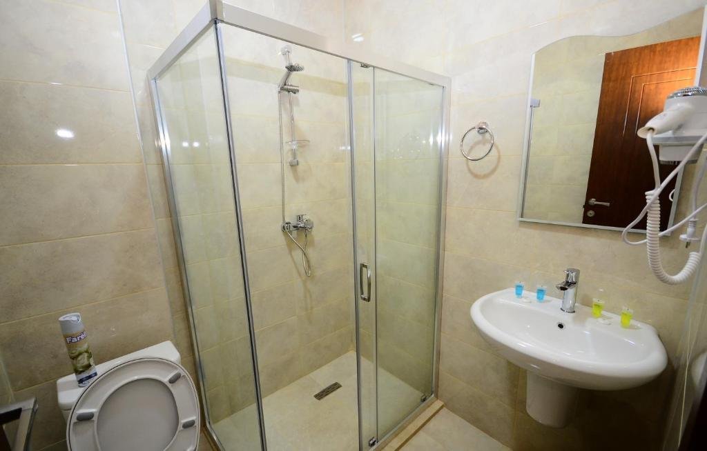 Батуми: Hotel 725 B