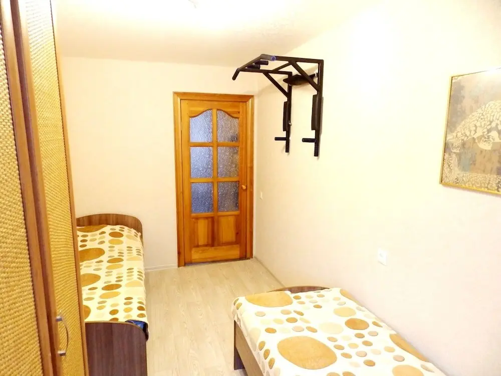 Новошахтинск: 3 rooms apartment on Spartaka 18
