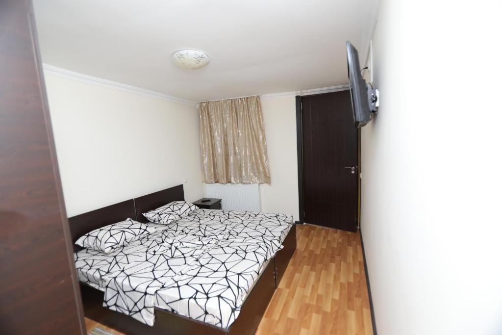 Батуми: Batumi West Hotel