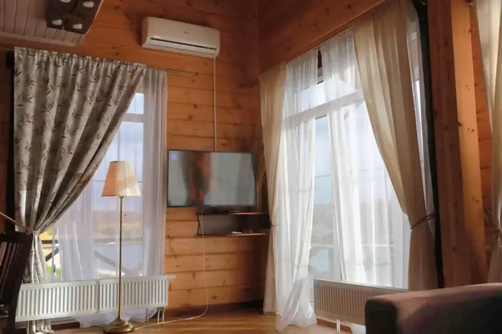 Сыростан: Дом Шале на Солнечной