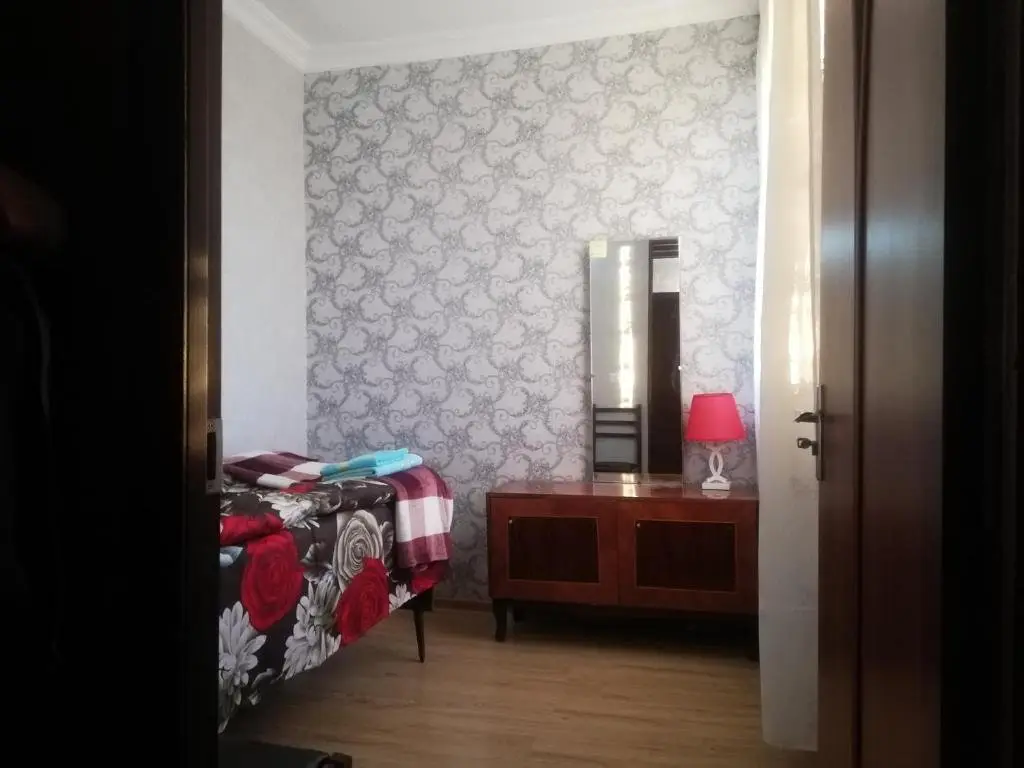 Удабно: Udabno Naili