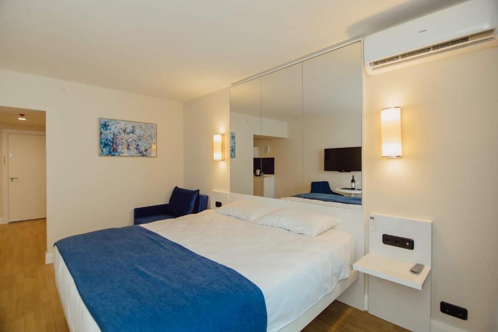 Батуми: Nuage - 1st Line Sea View Apartments
