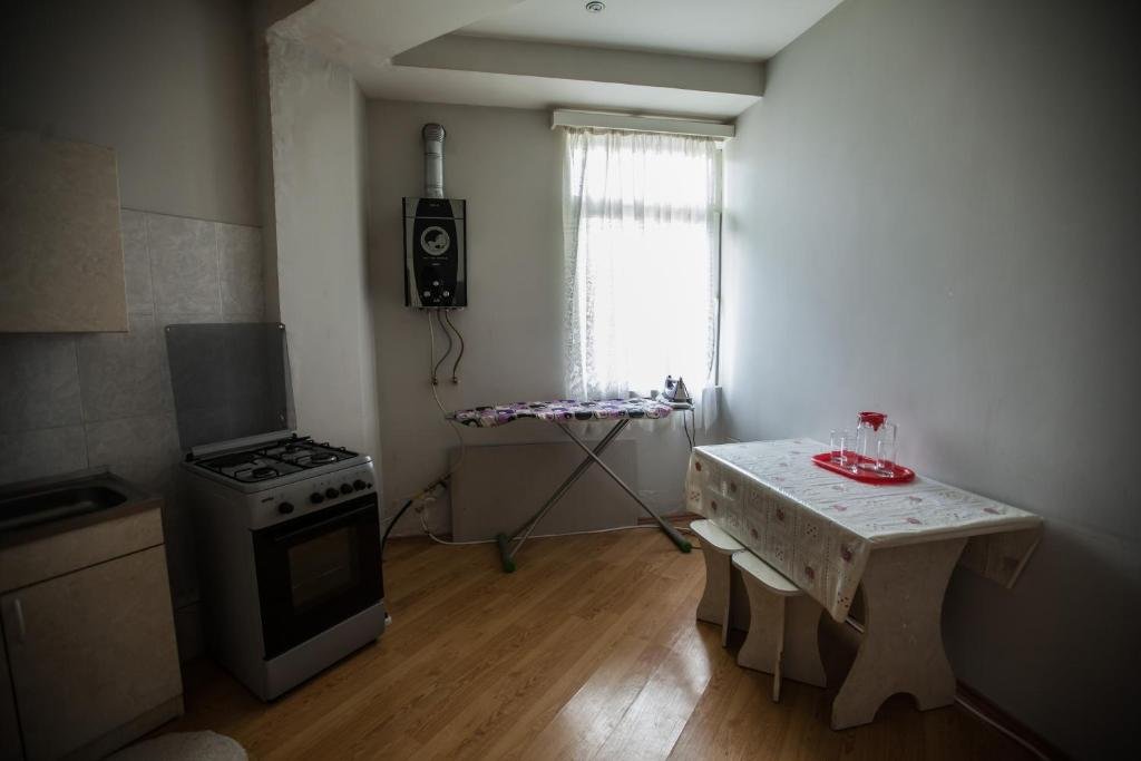 Тбилиси: Sunny apartments. Tbilisi. 300 Aragveli