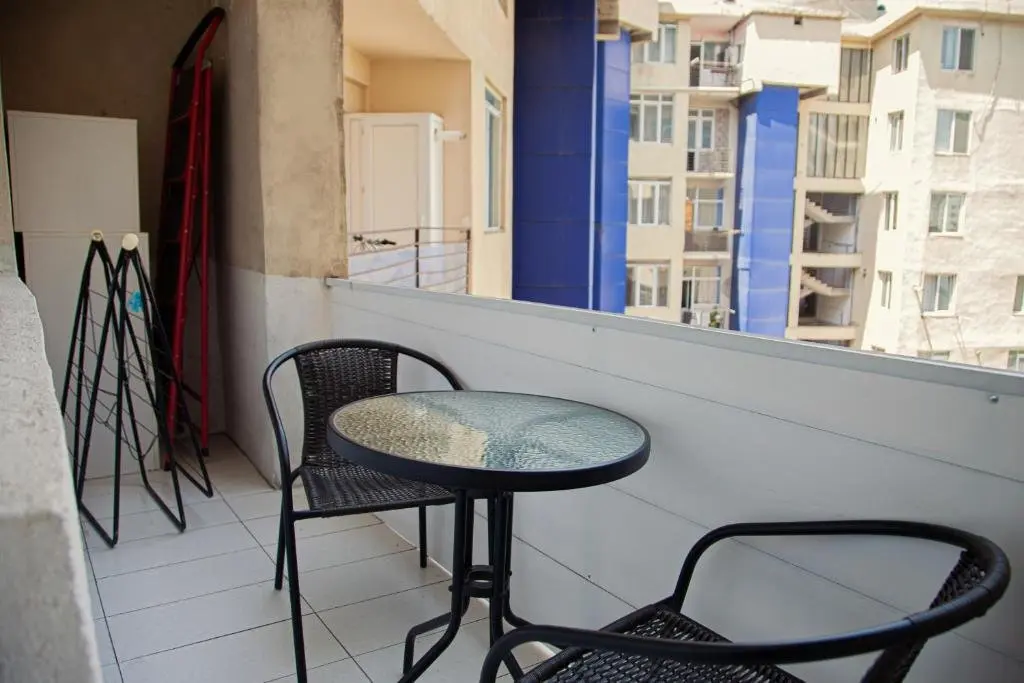 Тбилиси: Sunny apartments. Tbilisi. 300 Aragveli
