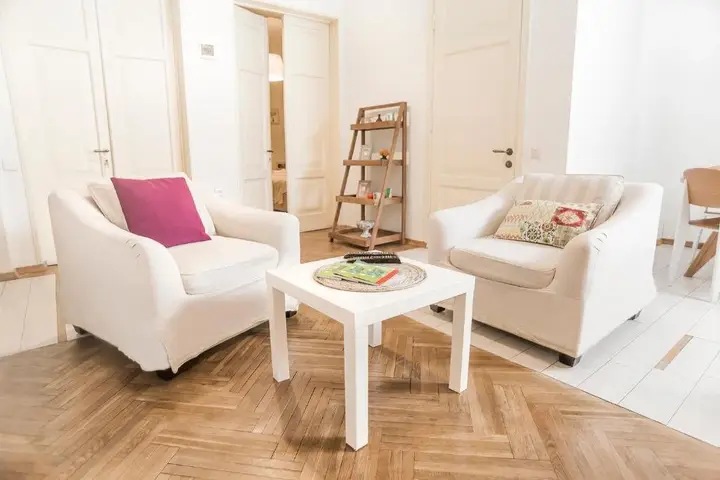 Тбилиси: Tbilisi center 2 BD 80sq with Balcony and High ceiling