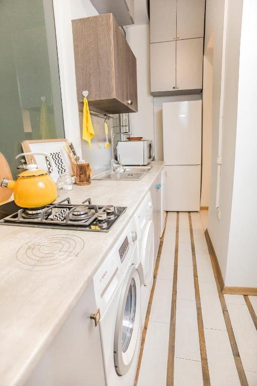 Тбилиси: Tbilisi center 2 BD 80sq with Balcony and High ceiling