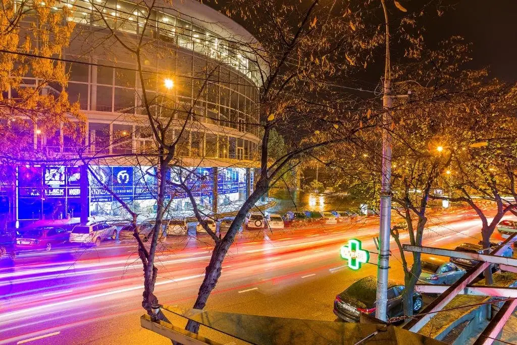 Тбилиси: Tbilisi center 2 BD 80sq with Balcony and High ceiling