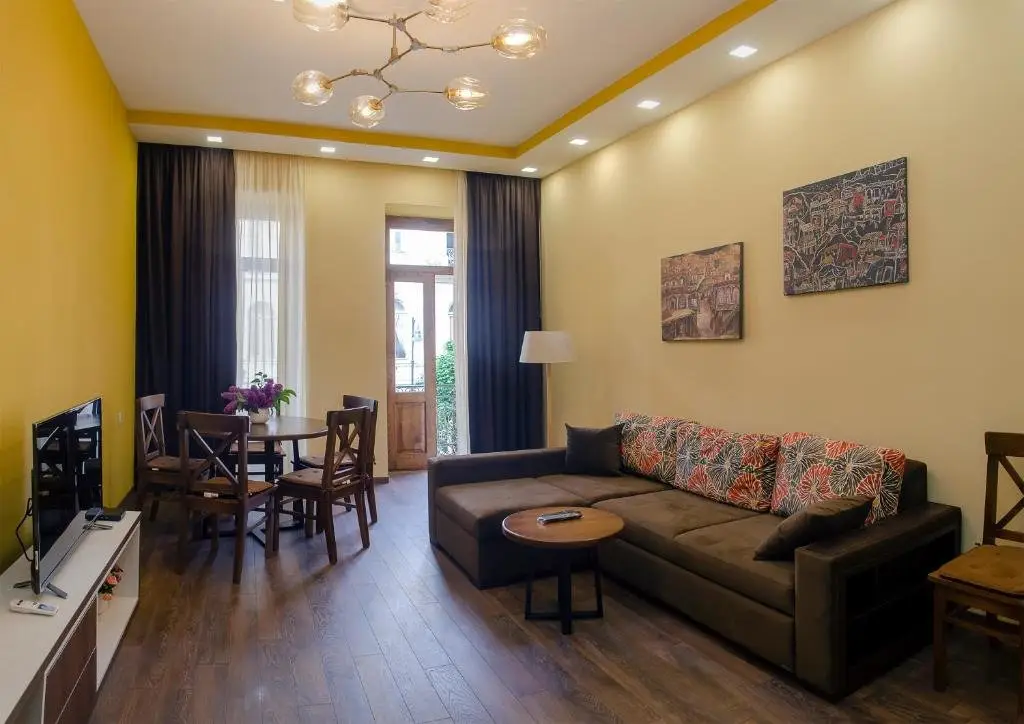 Тбилиси: Home@97 on Aghmashenebeli Avenue