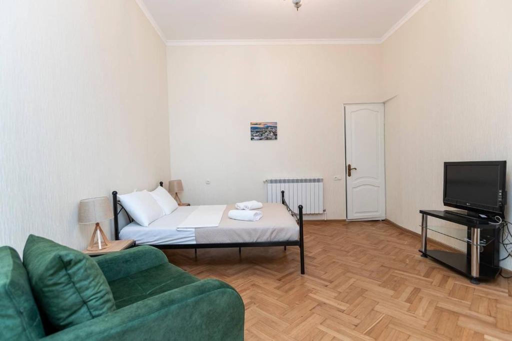 Тбилиси: Bright and cozy 1BR apt in the heart of Tbilisi