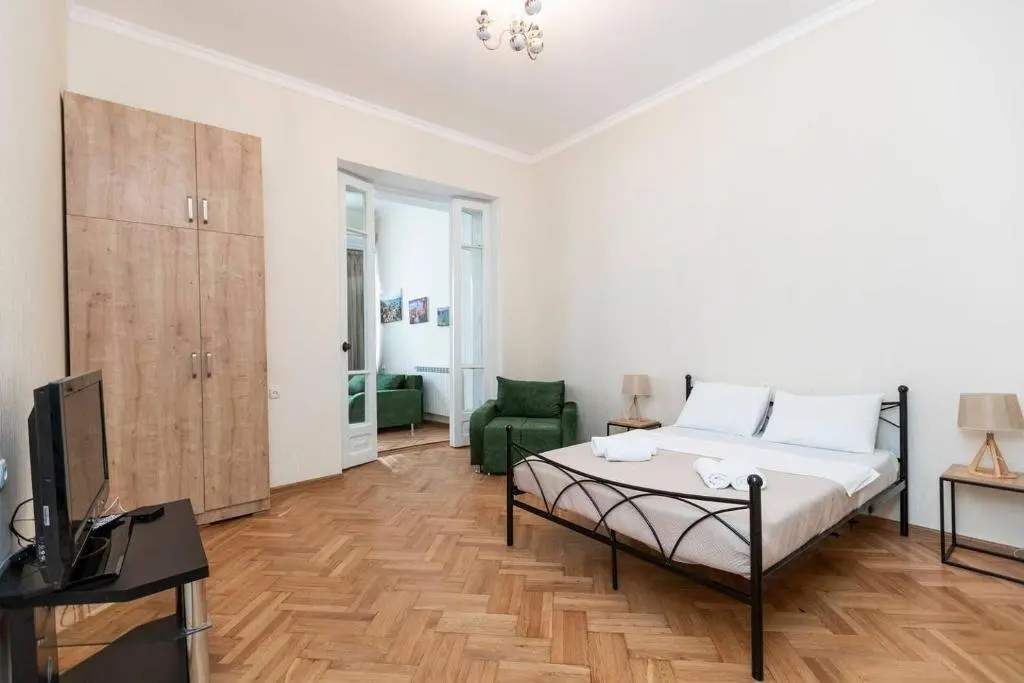 Тбилиси: Bright and cozy 1BR apt in the heart of Tbilisi