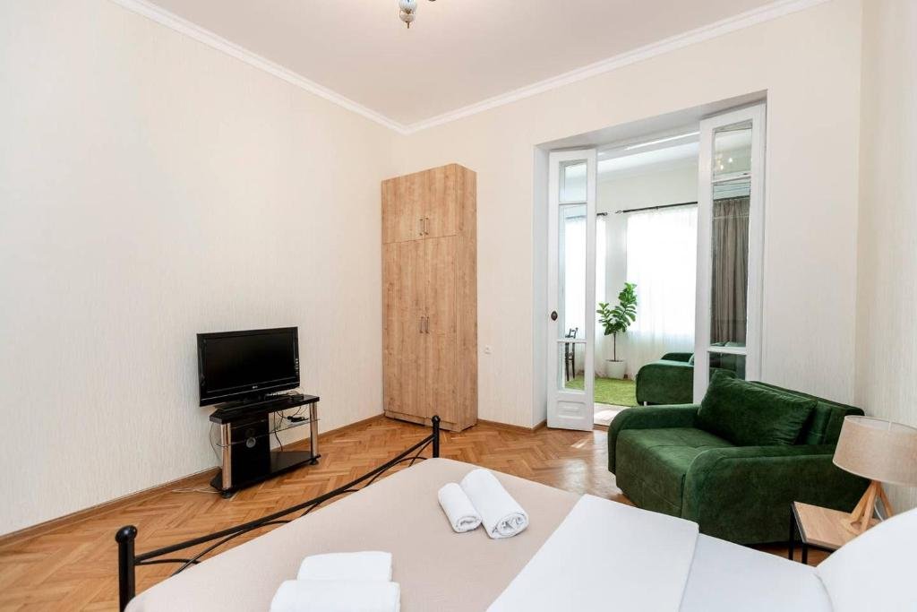Тбилиси: Bright and cozy 1BR apt in the heart of Tbilisi
