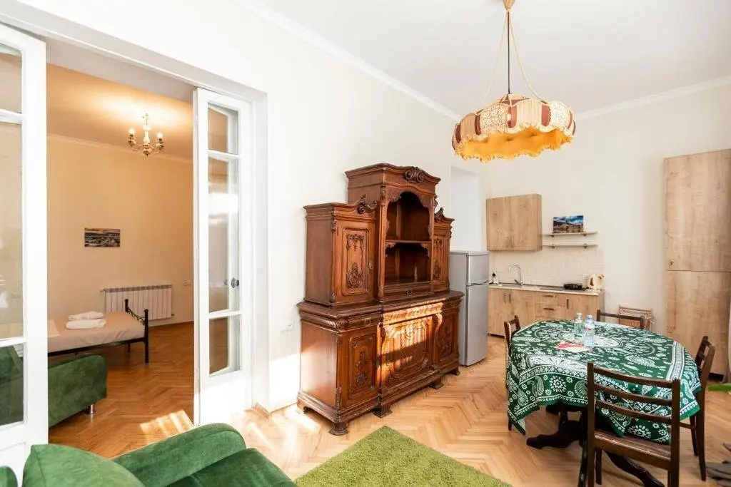 Тбилиси: Bright and cozy 1BR apt in the heart of Tbilisi