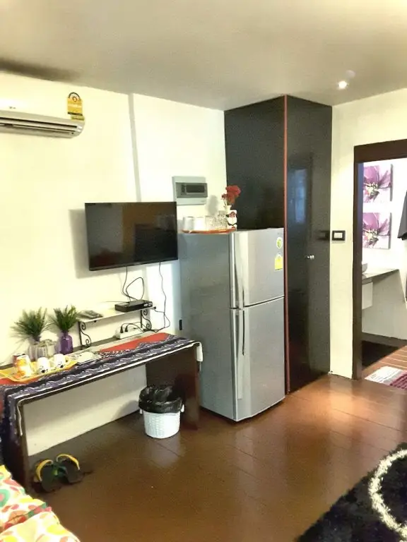 Ханом: Ooy Le House