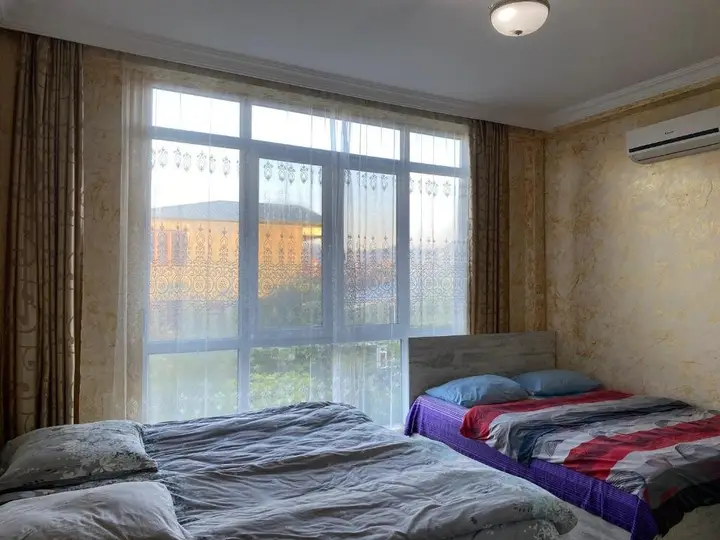 Батуми: Merab House