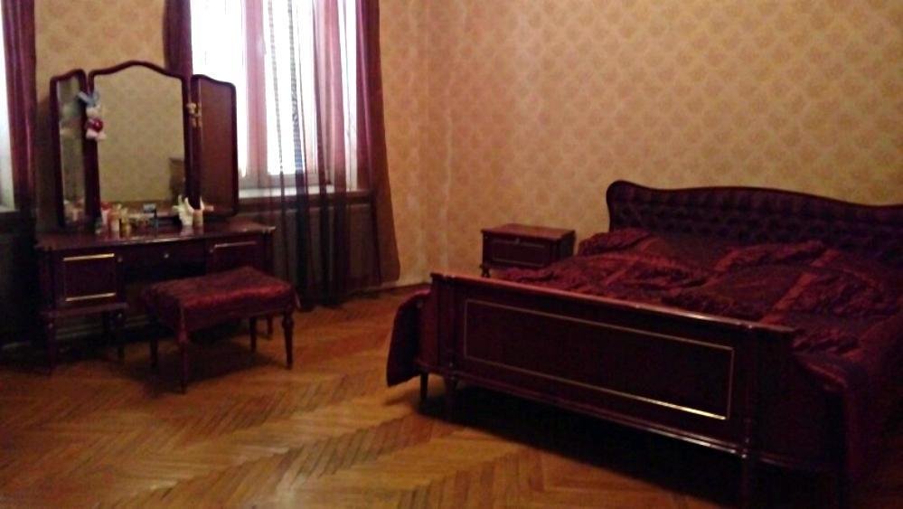 Телави: George's House