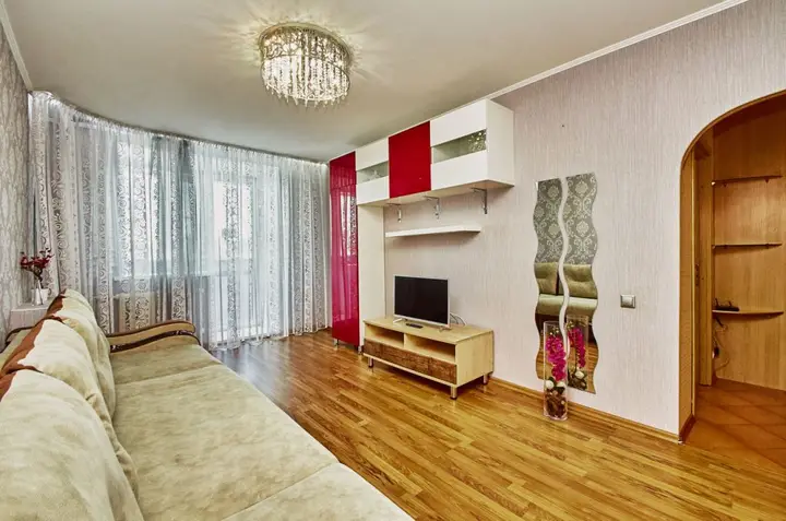 Томск: 2к квартира, ул. Транспортная 7