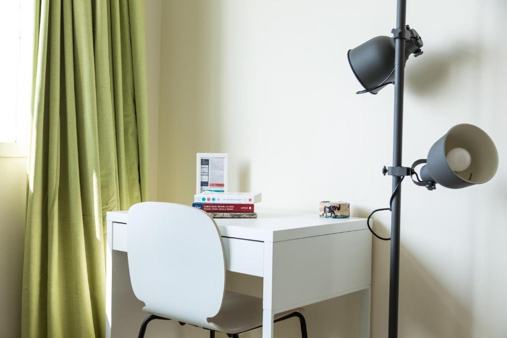 Дубай: Lake City Tower by HiGuests Vacation Homes