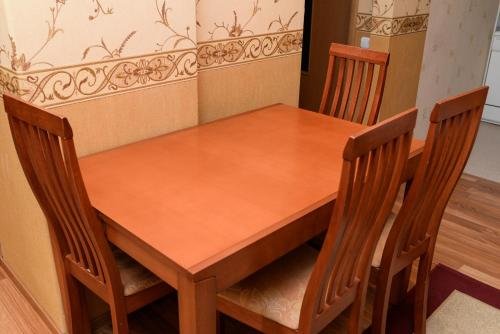 Караганда: Apartments On Bukhar Zhirau 30