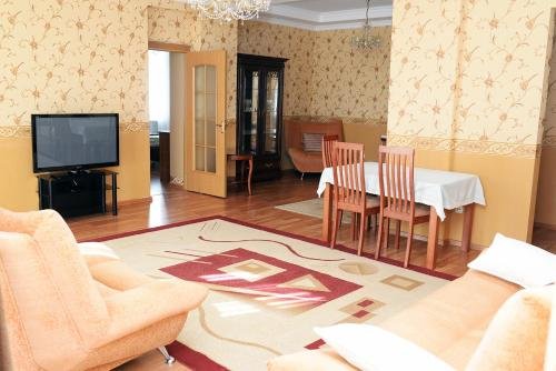 Караганда: Apartments On Bukhar Zhirau 30