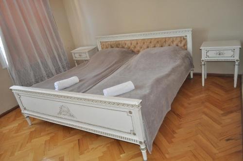 Телави: Guest House LeNi