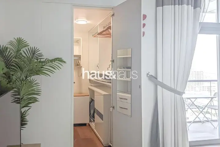 Дубай: Indigo Tower by haus & haus