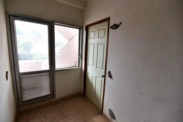 Краби: J2 Mansion