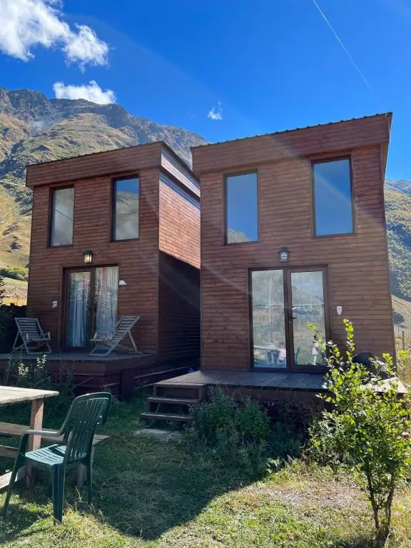 Апартаменты Twin Cottages Kazbegi — фото 1
