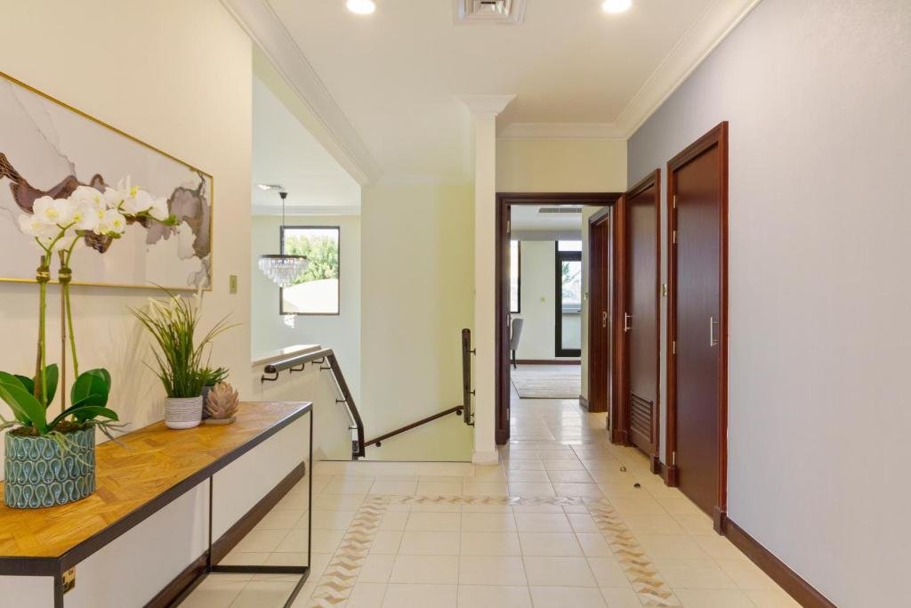 Дубай: Bespoke Residences - 4 Bedroom Luxury Villa in The Palm