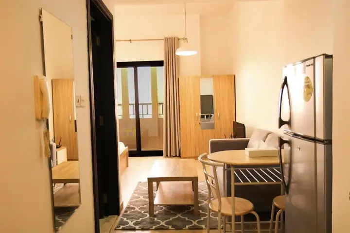 Дубай: Signature Holiday Homes - Furnished Studio in Silicon Gates 1