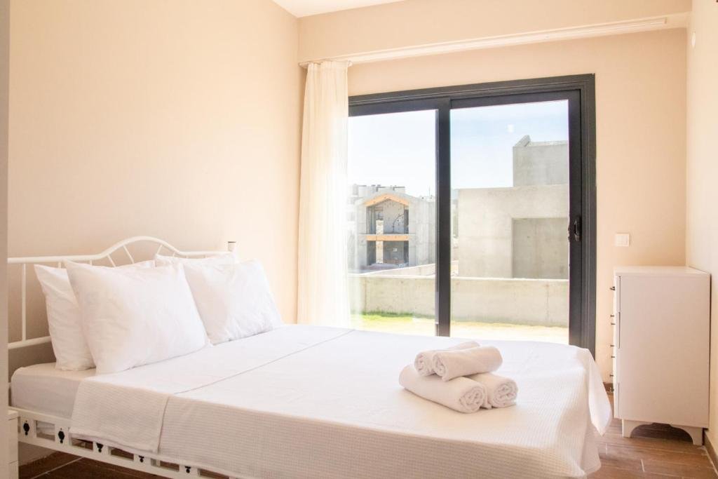 Чешме: Charming Flat Near Sea With Shared Pool in Cesme