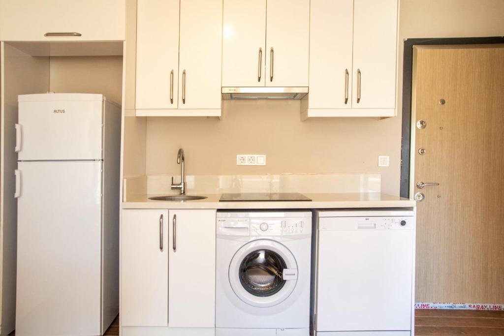 Чешме: Charming Flat Near Sea With Shared Pool in Cesme