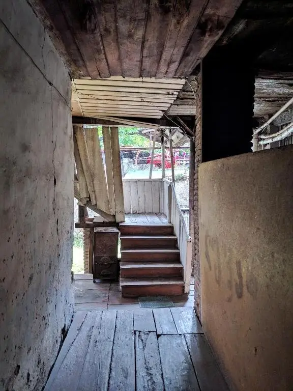 Телави: One Room