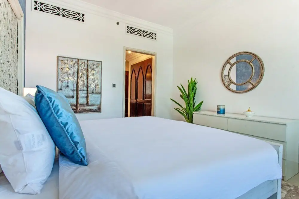 Дубай: Traditional Meets Modern in Downtown