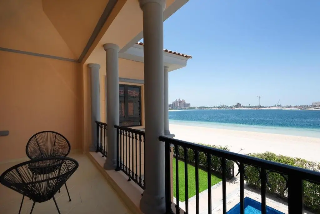 Дубай: Maison Privee - Prvt Pool & Beach! in Luxury Palm Jumeirah Villa