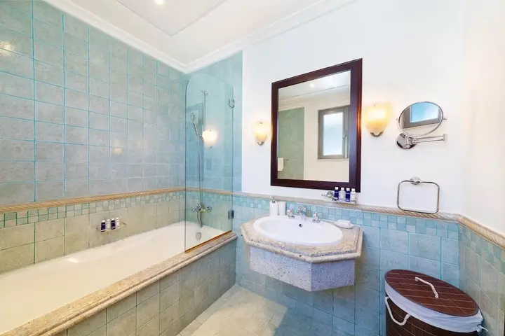 Дубай: Maison Privee - Mesmerizing Beachfront Villa On The Palm With Pool