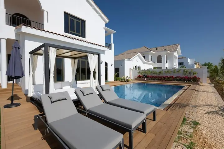 Дубай: Villa on Beach w Private Pool The Palm Jumeirah