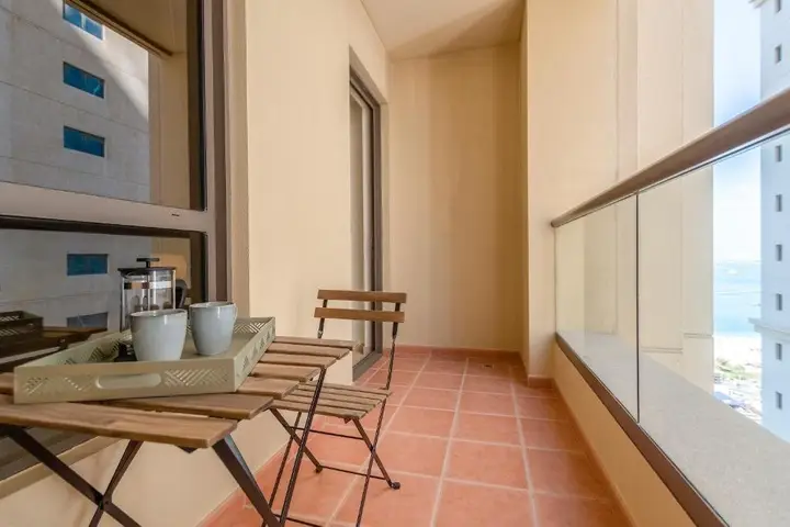 Дубай: Beach and City Lifestyle in 2 Bed Holiday Home JBR