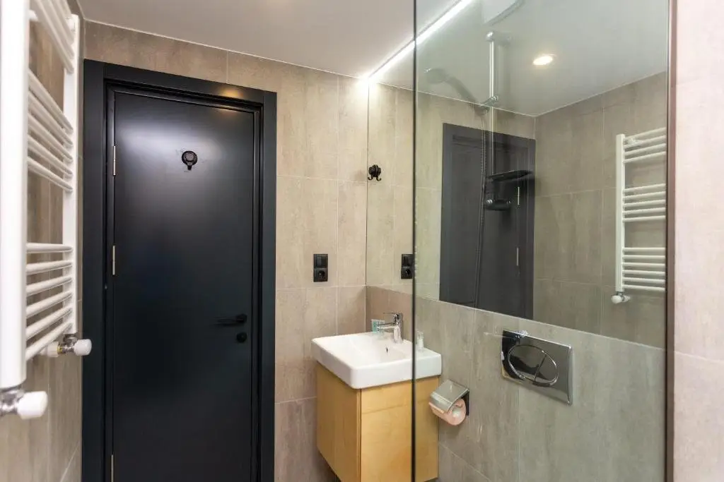 Renovated 1Br Apartment In Kokhta Mitarbi For 4 — фото 1
