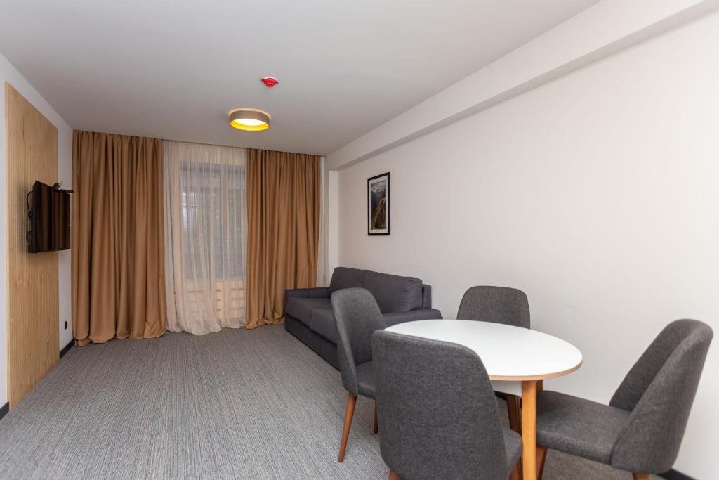 Бакуриани: Renovated 1Br Apartment In Kokhta Mitarbi For 4