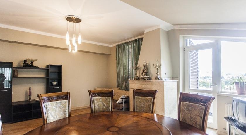 Тбилиси: Sweet Home in Old Tbilisi on Lado Asatiani