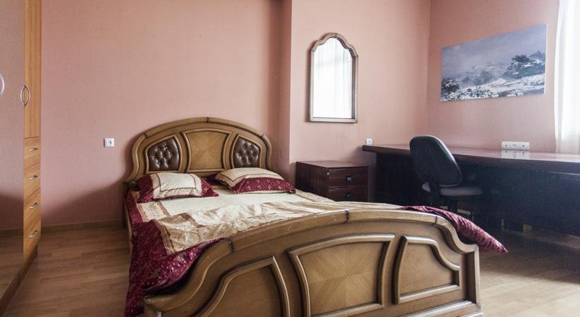 Тбилиси: Sweet Home in Old Tbilisi on Lado Asatiani