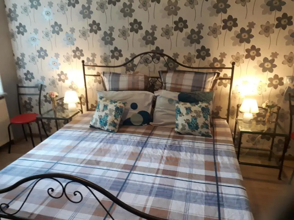 Тбилиси: 150 Years Old Apartment In The City Heart