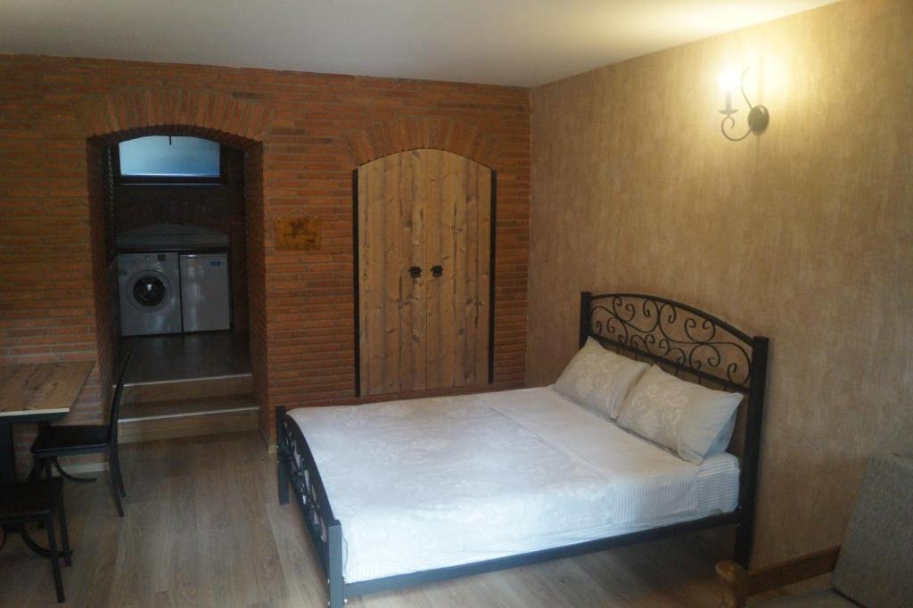 Тбилиси: 26 Nino Chkheidze Street