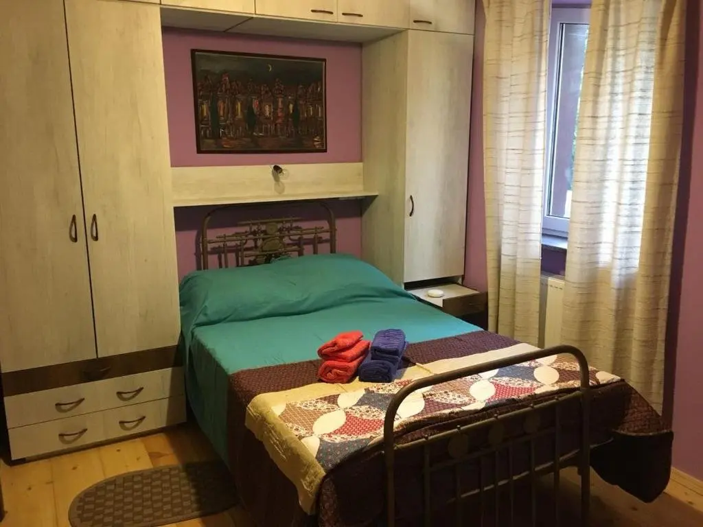 Тбилиси: Whole Elite Apartment for Rent 1-5 person on Ave Rustaveli