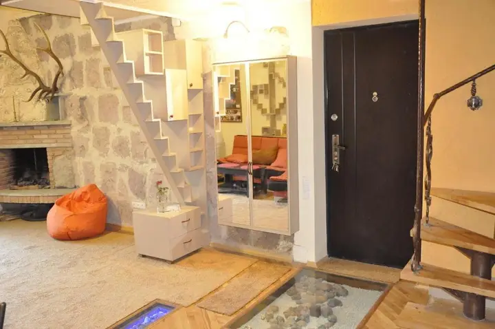 Тбилиси: Whole Elite Apartment for Rent 1-5 person on Ave Rustaveli