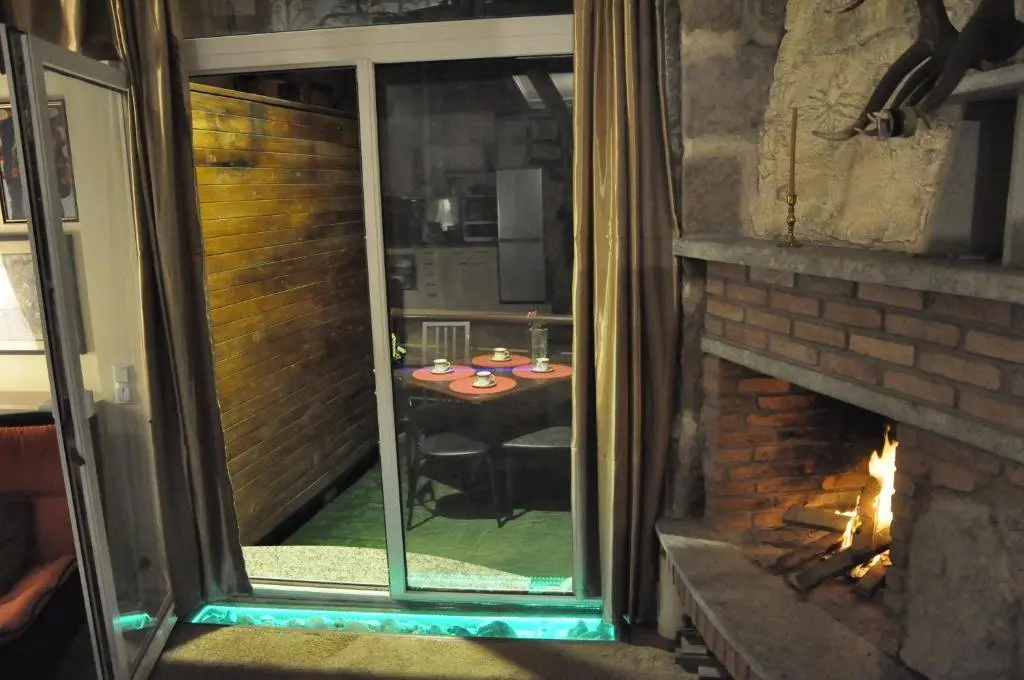 Тбилиси: Whole Elite Apartment for Rent 1-5 person on Ave Rustaveli