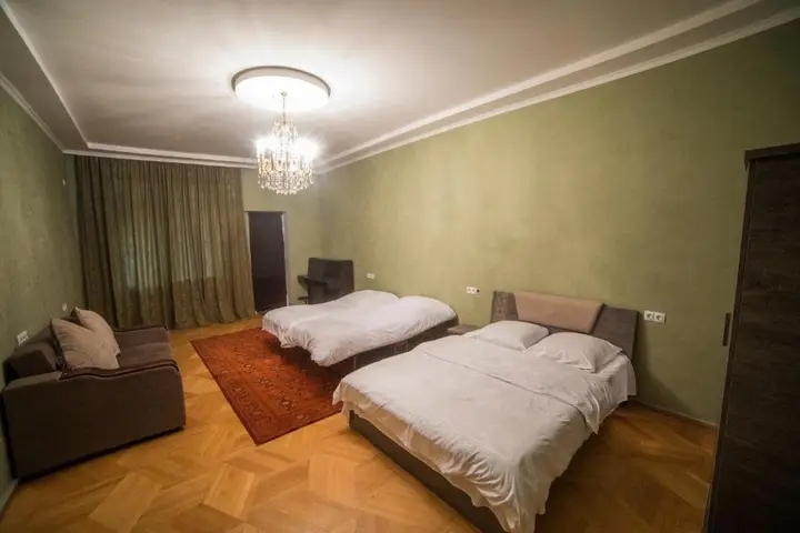 Тбилиси: wine house2