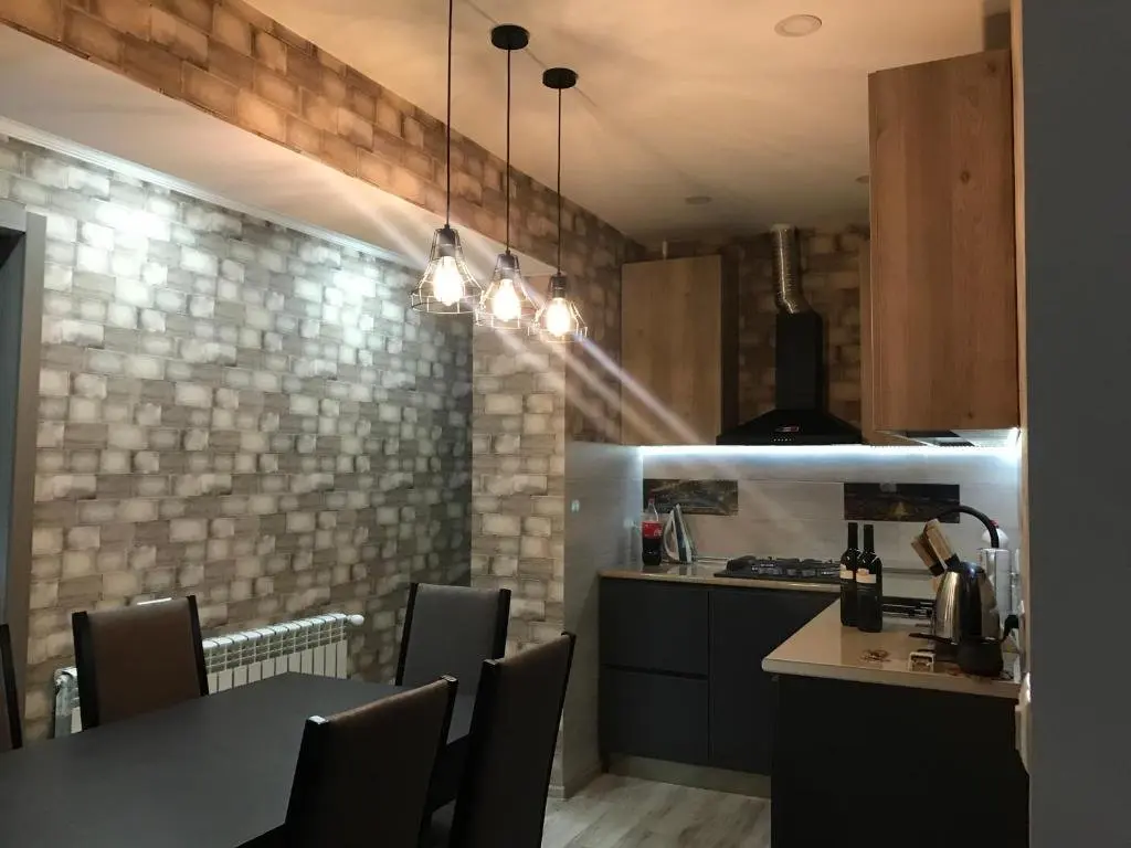 Тбилиси: Luxury 4-Bedroom Apartment In The Center