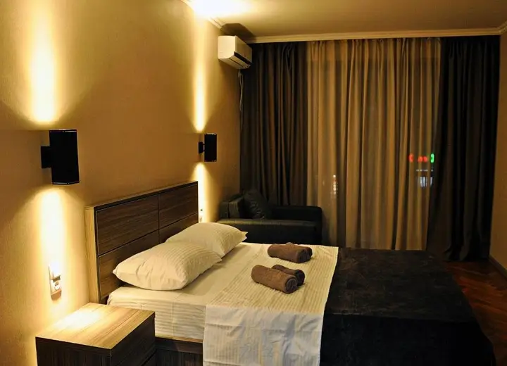 Тбилиси: Luxury 4-Bedroom Apartment In The Center