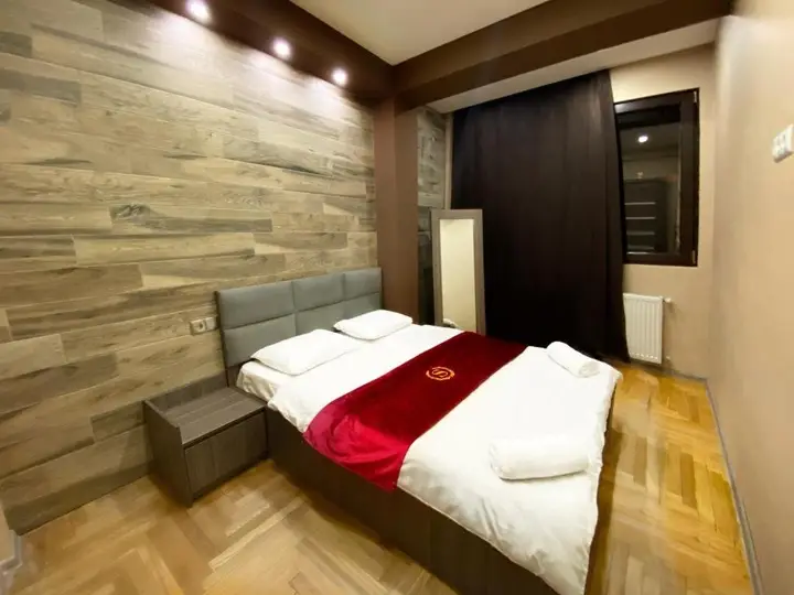 Тбилиси: Luxury 4-Bedroom Apartment In The Center
